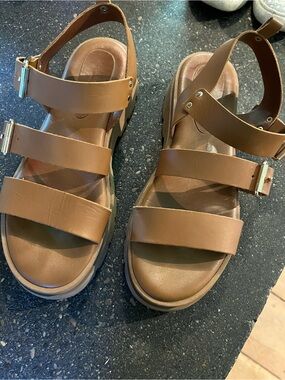 Women’s Tan Triple-Strap Platform Sandals with Buckle